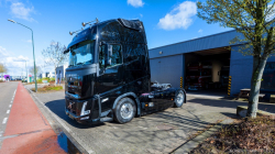 20260329-Tom-Holding-00283